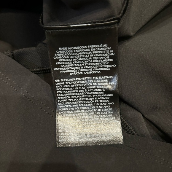 NWT The North Face XS Fitted Arque Hiking Dress with Undershorts Black - Picture 10 of 10